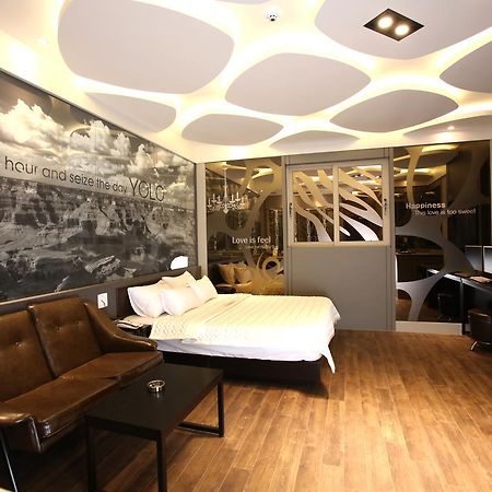 Hotel Yolo Chongnae-dong Экстерьер фото