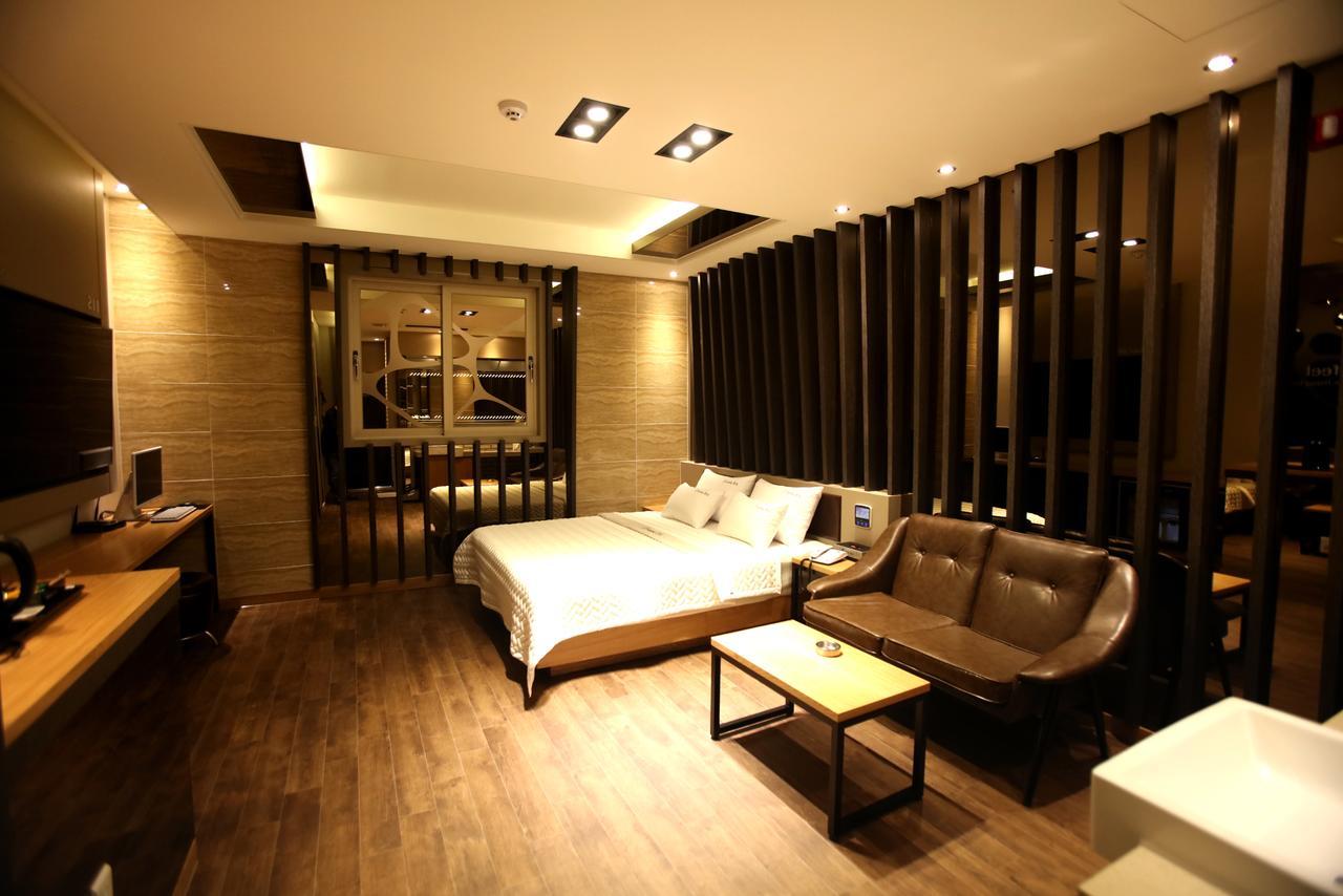 Hotel Yolo Chongnae-dong Экстерьер фото